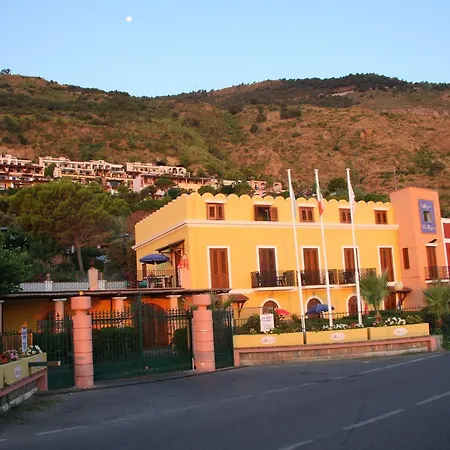 Vrclub - Villa Ridente Residence-2